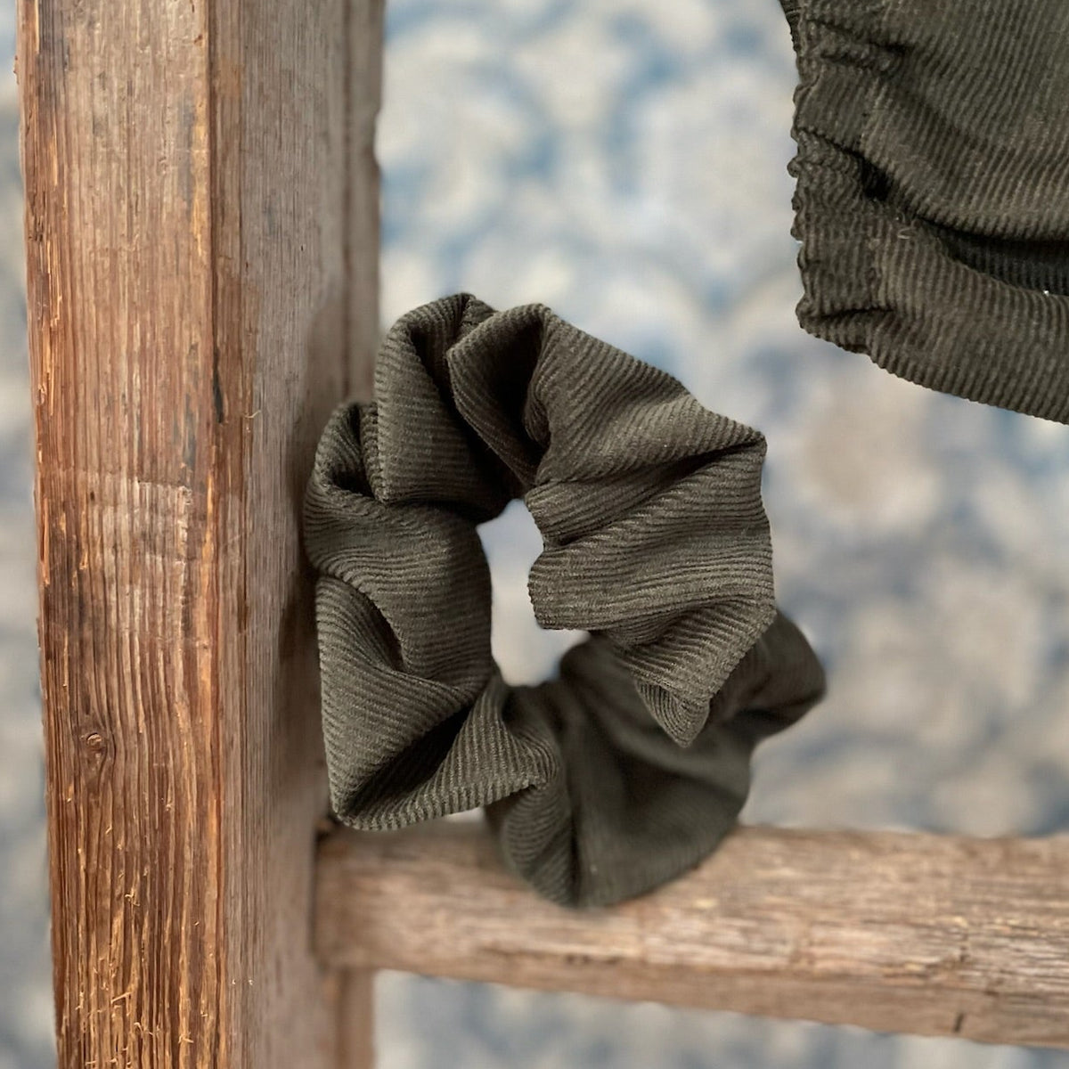 Scrunchie Lou